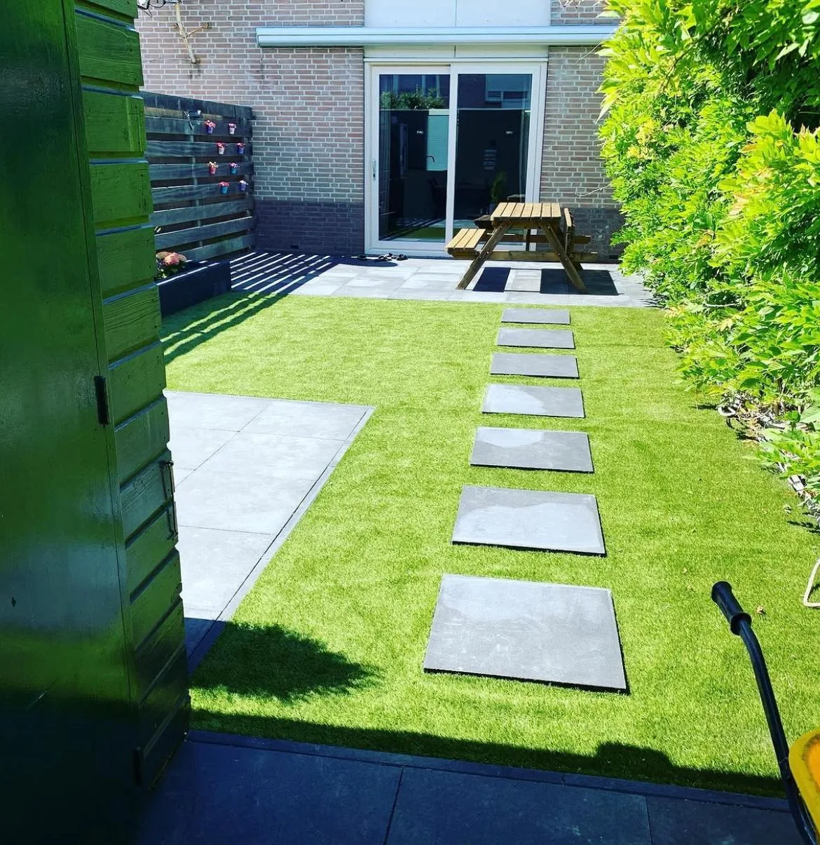 Zorgeloze tuin in tijdloos ontwerp